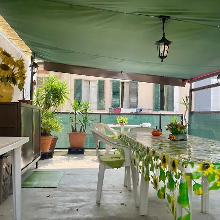 La Terrazza Viareggina -2 Minutes From The Station- Appartement